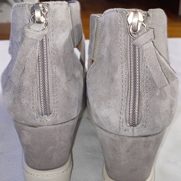 Sofft Gray Wedge Leather Suede Wo size 7 Back ankle zipper criss cross straps - Picture 8 of 12